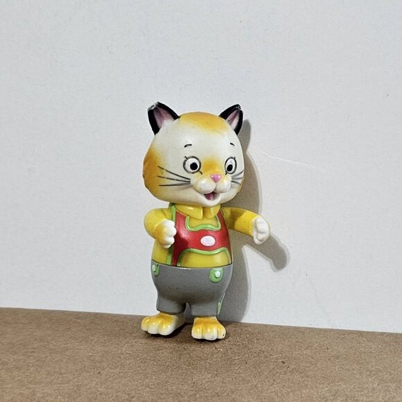 Busytown Richard Scarry Huckle Cat Action Figure Character Cake Topper 2011 - Picture 1 of 7